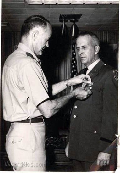 DAD RECEVING BARS AND MEDALS .jpg - LEAD Technologies Inc. V1.01